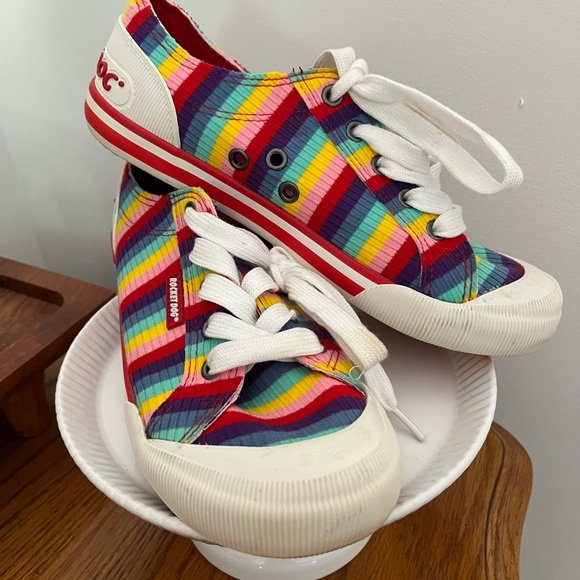 Vintage style rocket dog, rainbow sneakers size 6.5 colorful striped gym shoes - Picture 7 of 13